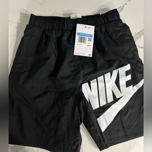 Boys medium Nike shorts